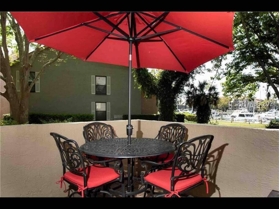 In The Heart Of Harbour Town 2Br 2Ba Pool Access Close To Beach Hilton Head Island Esterno foto