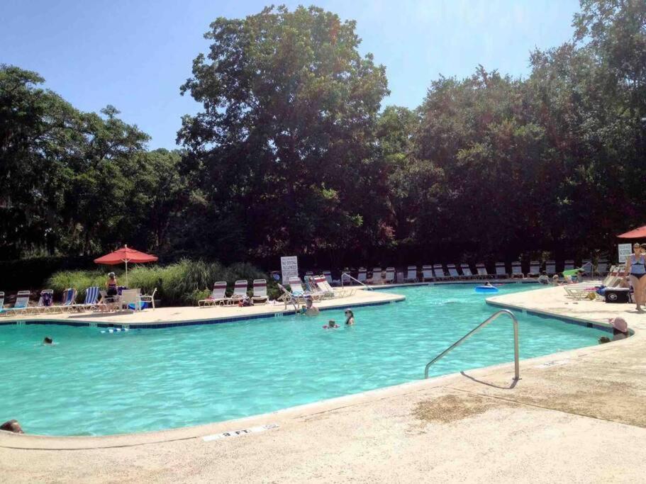 In The Heart Of Harbour Town 2Br 2Ba Pool Access Close To Beach Hilton Head Island Esterno foto