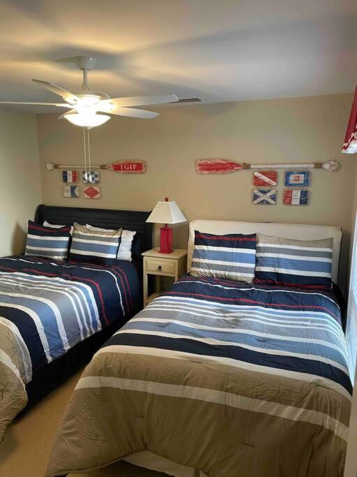 In The Heart Of Harbour Town 2Br 2Ba Pool Access Close To Beach Hilton Head Island Esterno foto