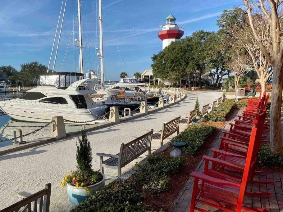 In The Heart Of Harbour Town 2Br 2Ba Pool Access Close To Beach Hilton Head Island Esterno foto