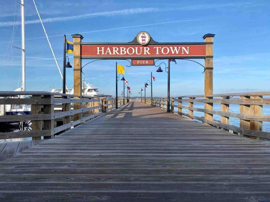 In The Heart Of Harbour Town 2Br 2Ba Pool Access Close To Beach Hilton Head Island Esterno foto