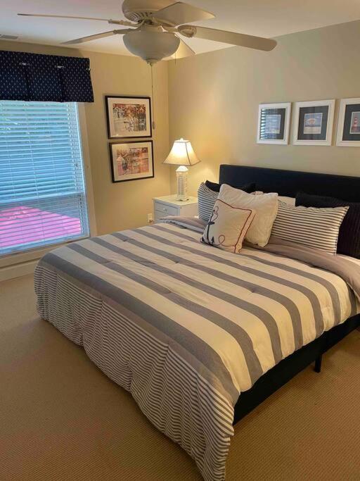 In The Heart Of Harbour Town 2Br 2Ba Pool Access Close To Beach Hilton Head Island Esterno foto